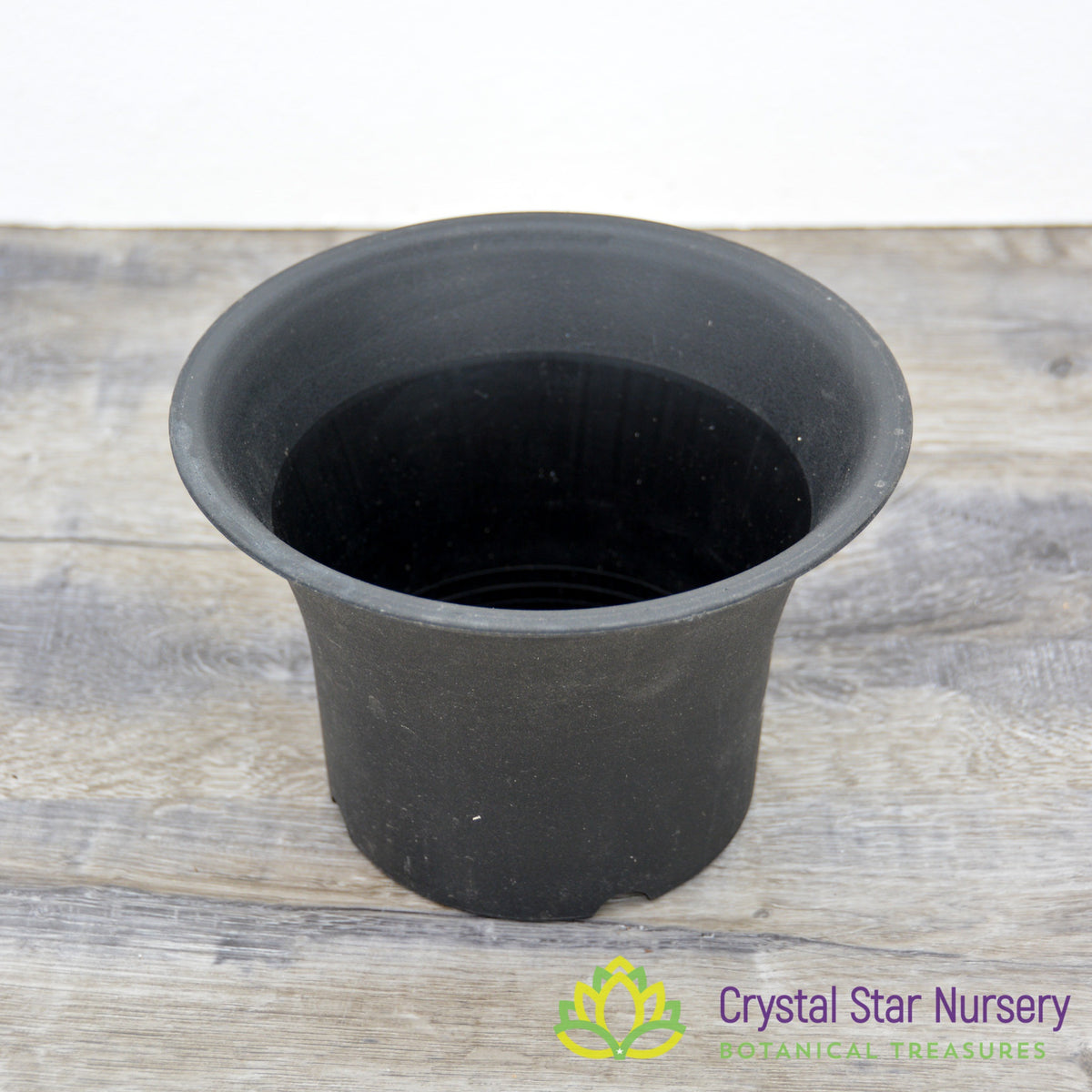 Short Round Hard Plastic Pot with Flare Top
